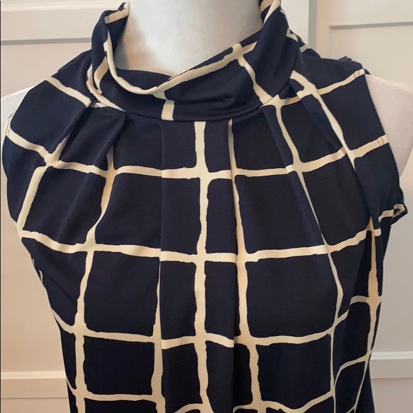 Top - Picture 2 of 4